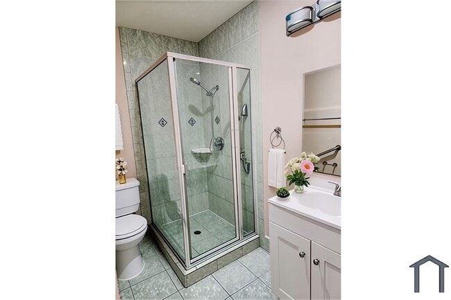 Building Photo - 12916 Bloomfield Ave