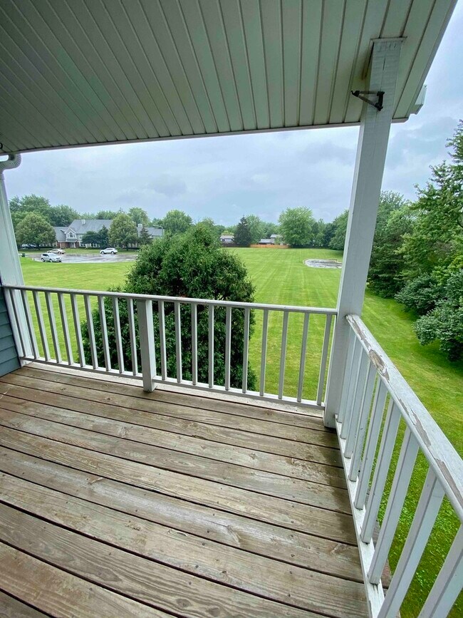 Building Photo - 5S510 Scots Dr