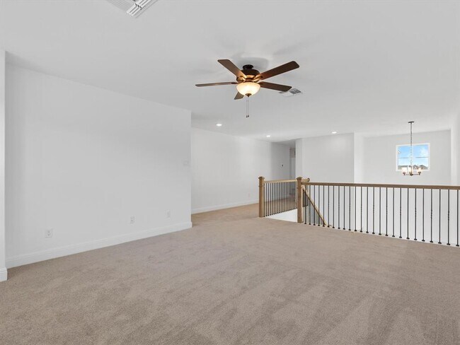 Building Photo - 633 Runnel Dr