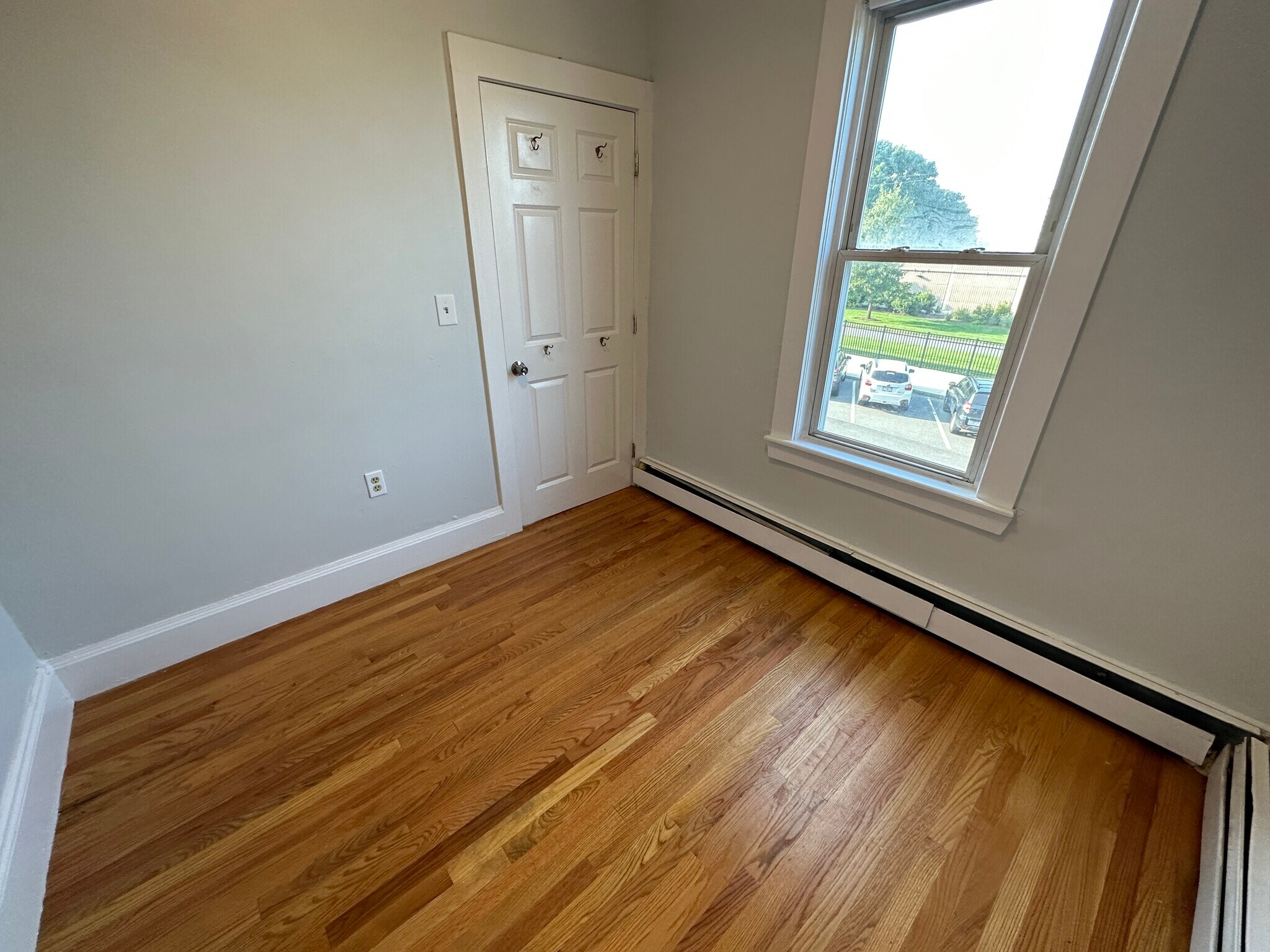 Building Photo - 857 E 1st St