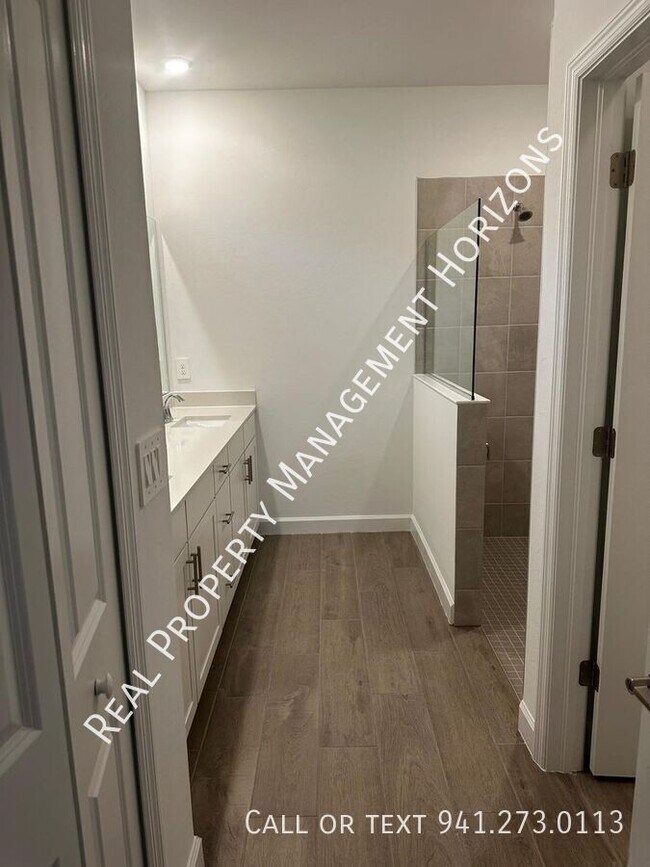 Building Photo - 14964 Serene Shrs Lp