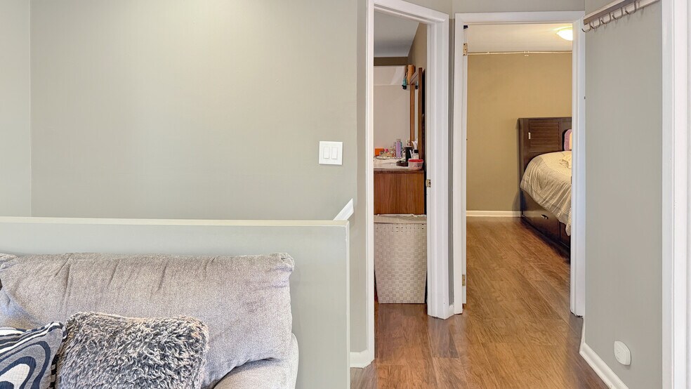 Building Photo - 154 Charlton Ave