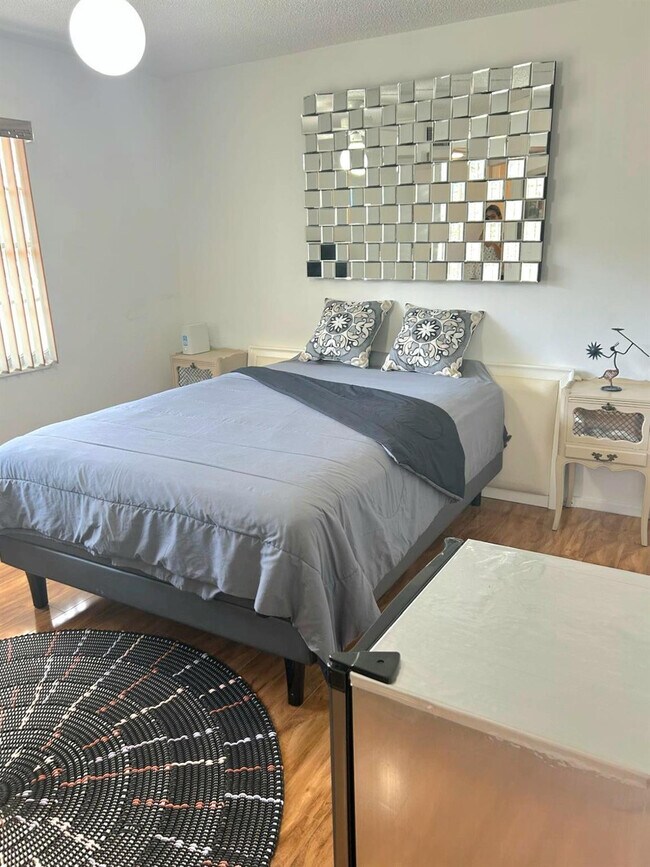 Building Photo - 2504 Antigua Terrace