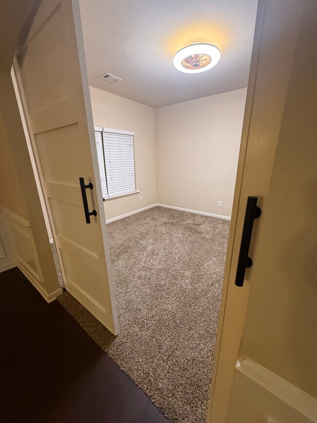 Building Photo - 2056 Tweed Dr