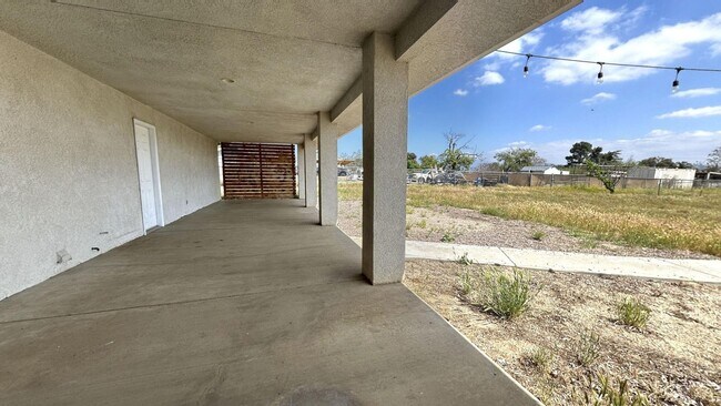 Building Photo - 3 Bedroom 2 Bath Home Located on Large Lot in Cherry Valley!