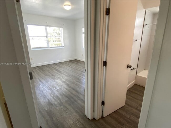 Building Photo - 9025 Harding Ave