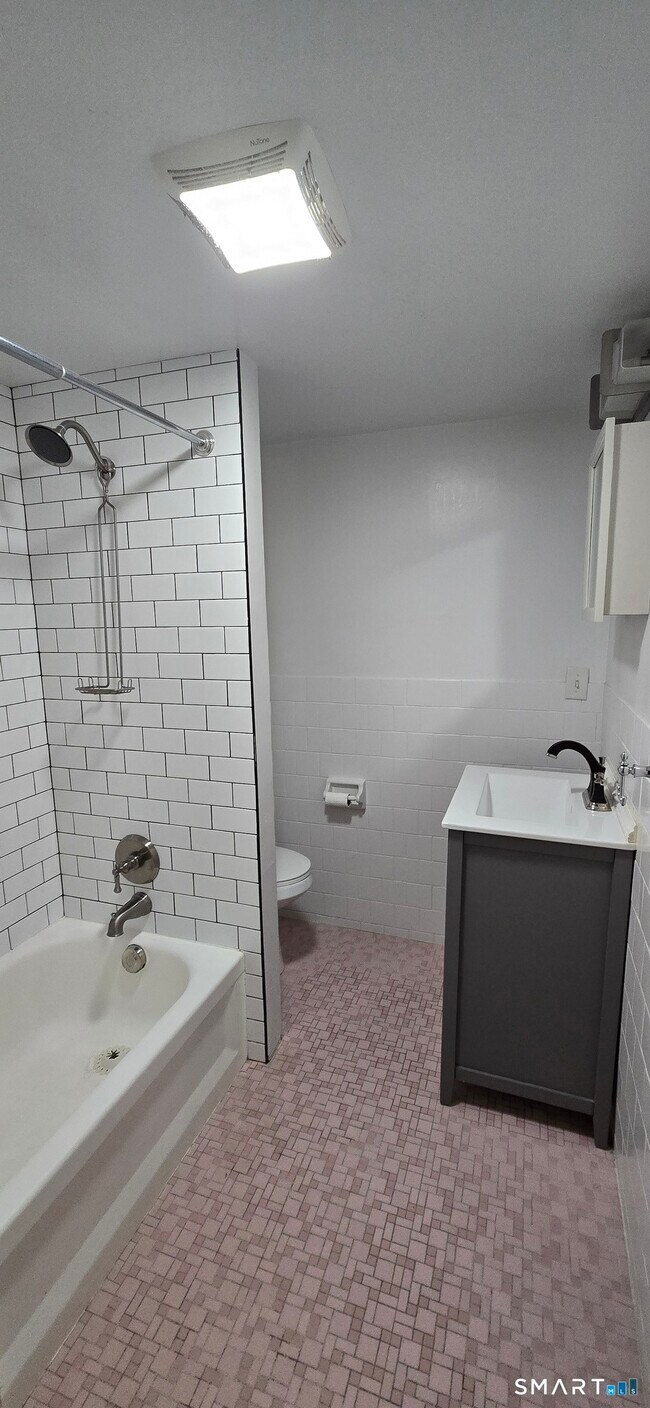 Building Photo - 50 Broad St