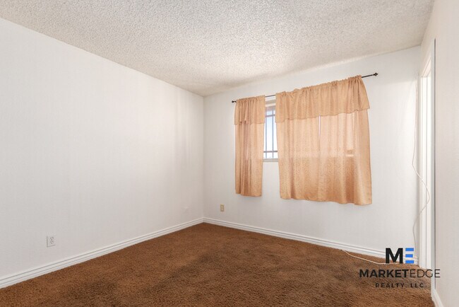 Building Photo - 2Bed/2Bath House at 24th St/Baseline! Appl...