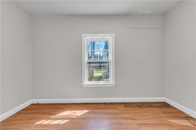 Building Photo - 2150 Glenridge Rd