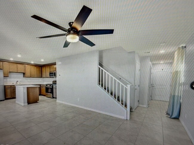 Building Photo - Magnificent Townhome Located In Quail Ridge Community!