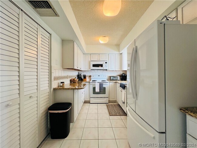 Building Photo - 3442 NE Causeway Blvd