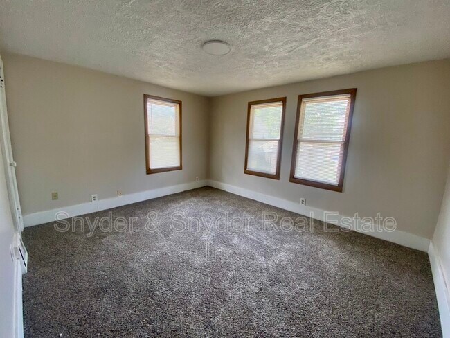 Building Photo - 93 Jewett St