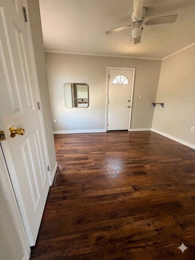 Building Photo - 00746