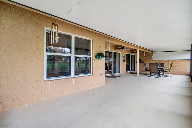 Building Photo - 1710 Lakefield N Ct