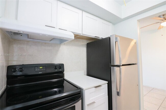 Building Photo - 712 NE 8th St