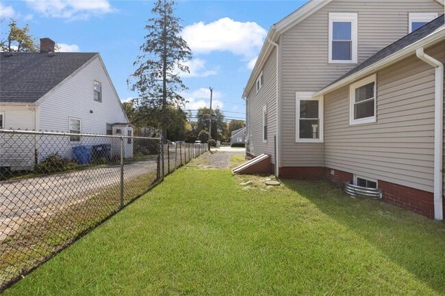 Building Photo - 3461 Kingstown Rd
