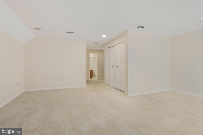 Building Photo - 5686 Chapel Run Ct
