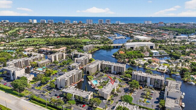 Building Photo - 11 Royal Palm Way