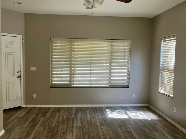 Building Photo - Remodeled Gilbert home