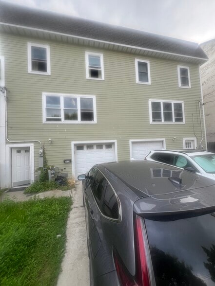 Building Photo - 2864 W 36th St