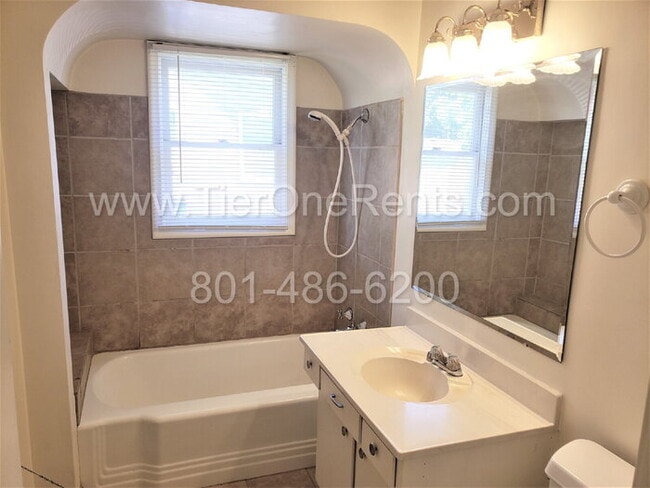 Building Photo - This property offers a NO DEPOSIT option a...