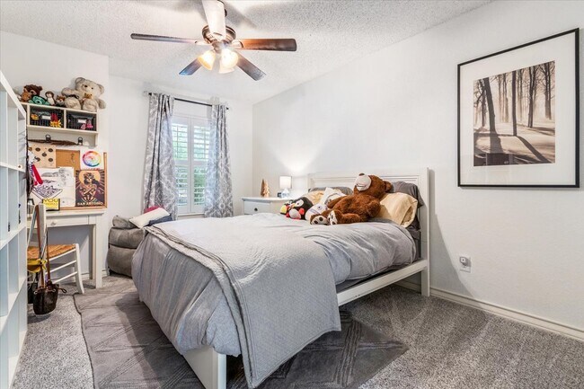 Building Photo - 40 Sugar Creek Pl