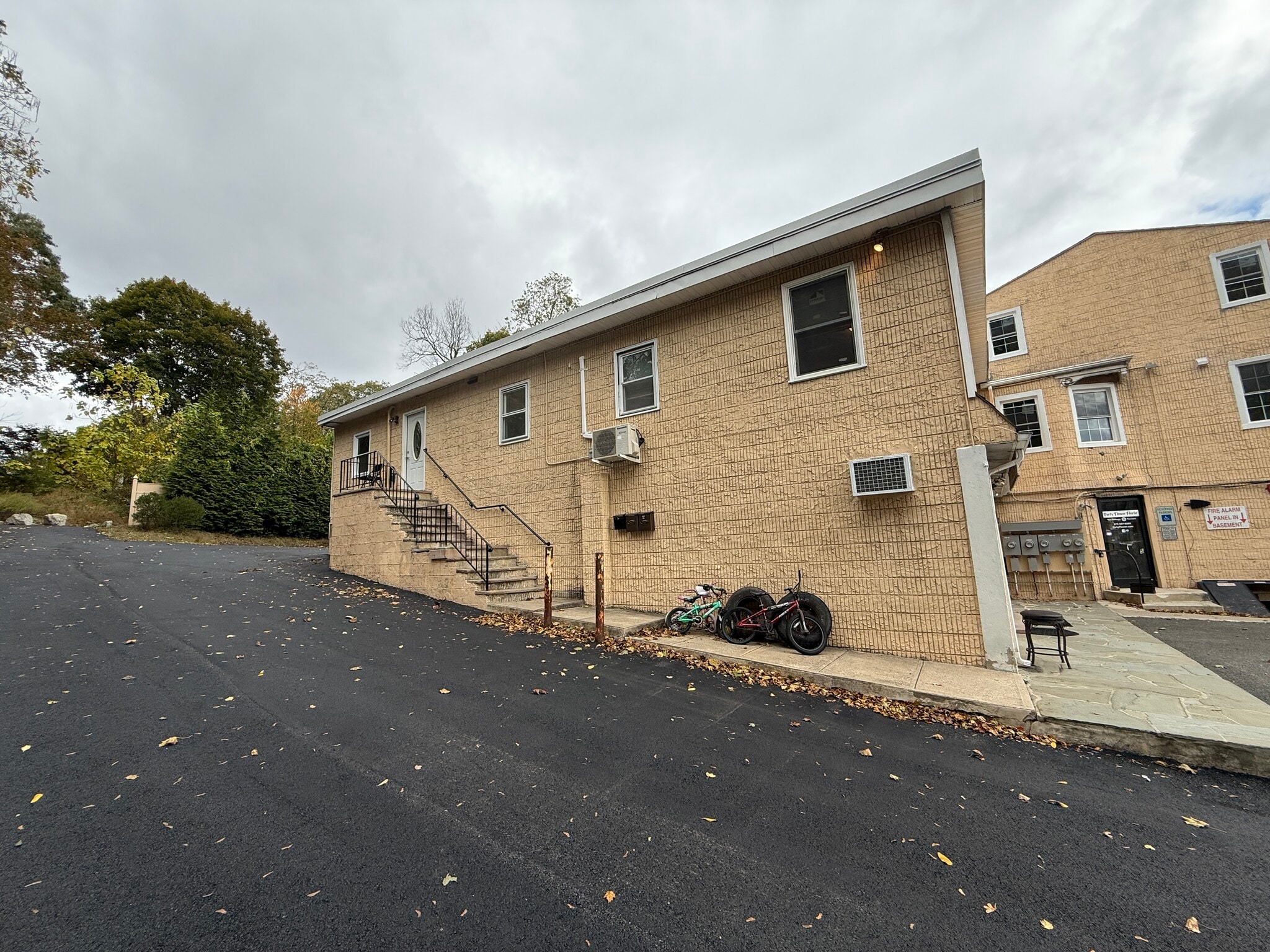 Building Photo - 173 US Highway 46