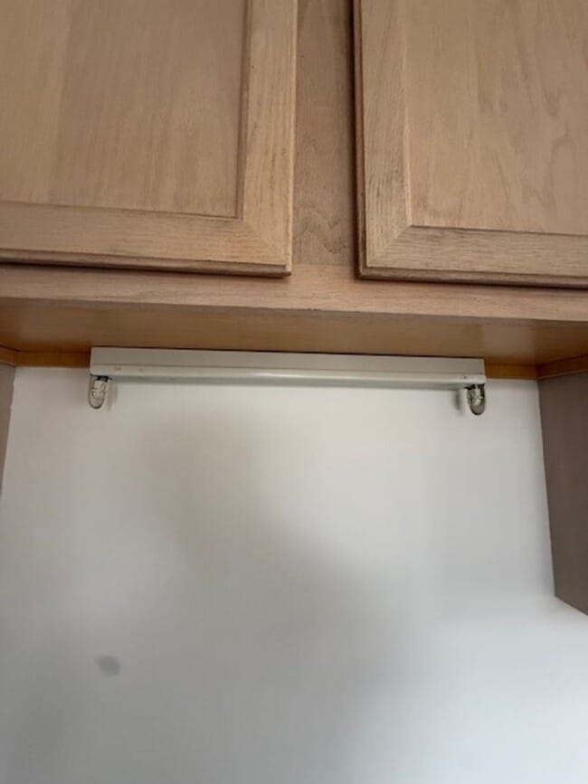 Building Photo - 2 Bedrooms 1 Bathroom - 4 Plex - Belgrade