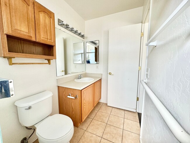 Building Photo - 3BR/2BA/2CG, 1337 sq.ft. rental in Sierra ...