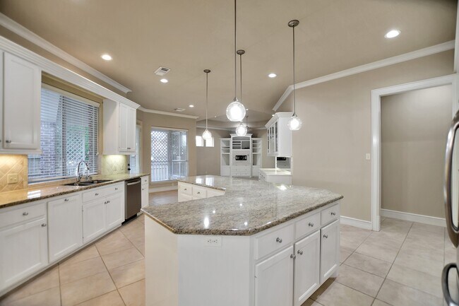 Building Photo - 6615 Butler Oaks Ct