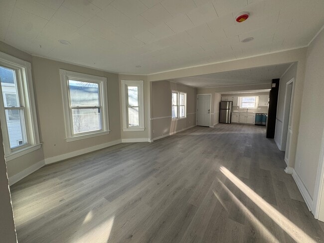 Building Photo - 494 Hevey St