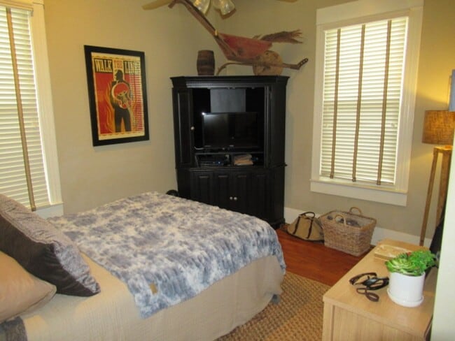 Building Photo - 416 W Montgomery St