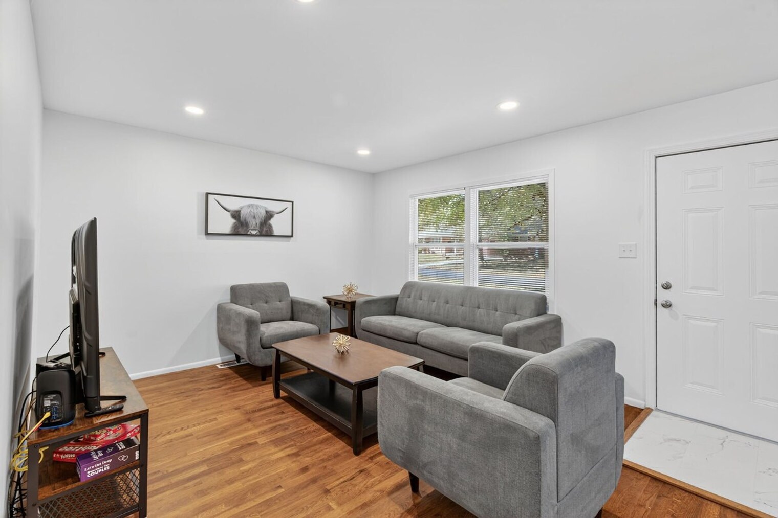 Building Photo - 1415 Lindsay Ln