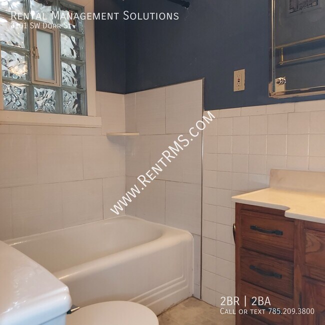 Building Photo - 3101 SW Dorr St