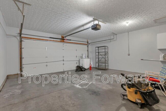 Building Photo - 2623 Landings Way