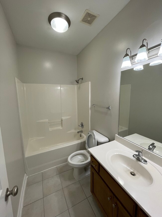 Building Photo - 407 Newport Meadows Cir