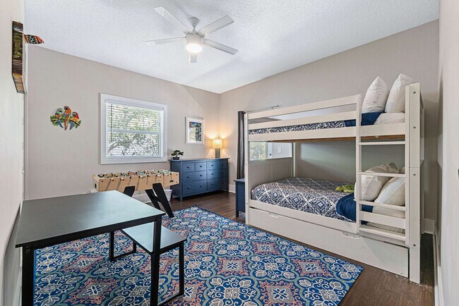 Building Photo - 76 Sanford St