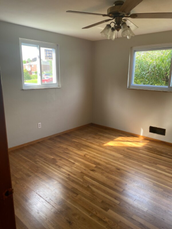 Building Photo - 412 Oak Ave