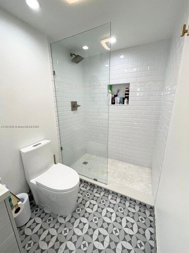 Building Photo - 11111 Biscayne Blvd
