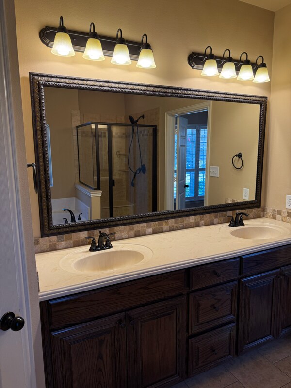 Building Photo - 5683 Hummingbird Ln