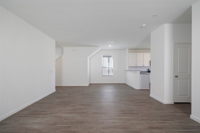 Building Photo - 5703 Finely Run St