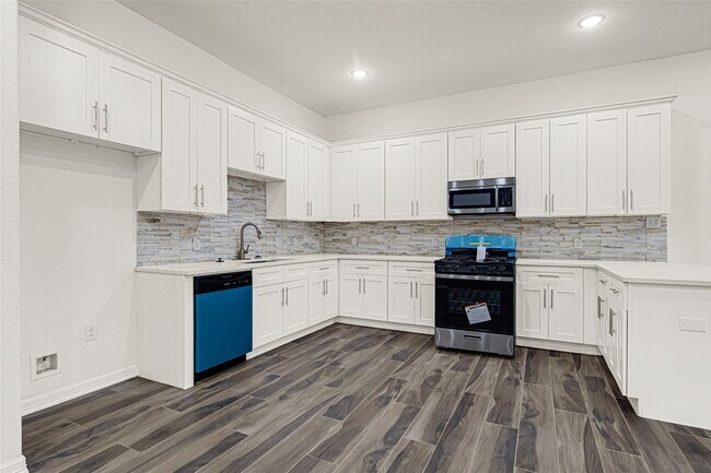 Building Photo - 8628 Scott St