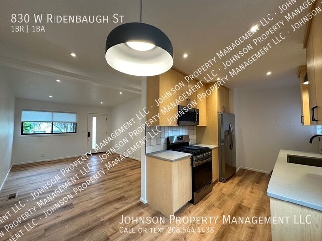 Building Photo - 830 W Ridenbaugh St