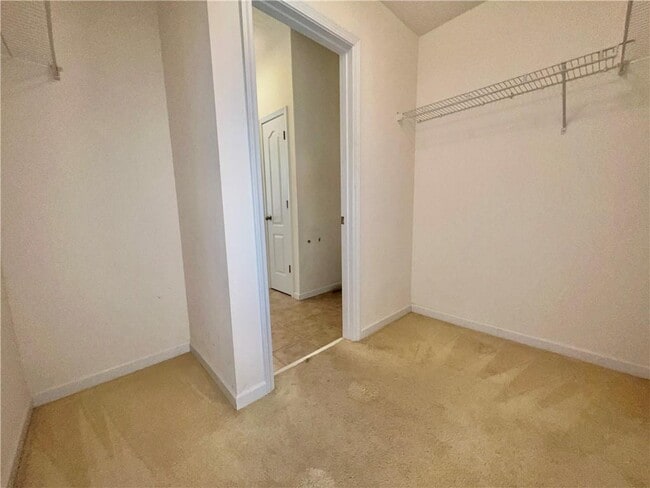 Building Photo - 324 White Oak Way