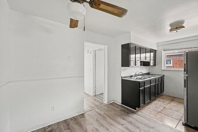 Building Photo - 3635 Northdale Pl