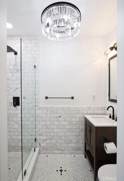 Building Photo - 446 W 40th St