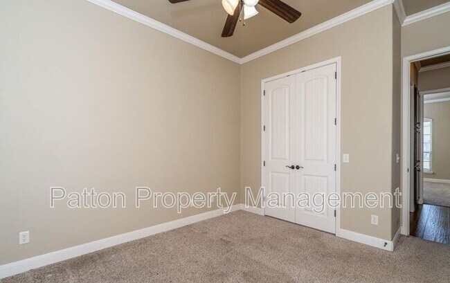 Building Photo - 7900 Shreveport Dr
