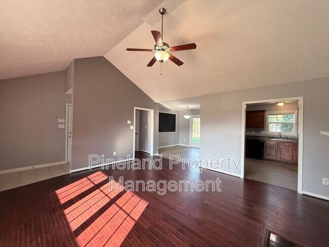 Building Photo - 641 Corsegan Rd