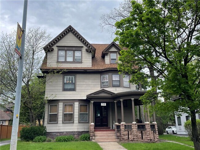 Primary Photo - 31 N Goodman St