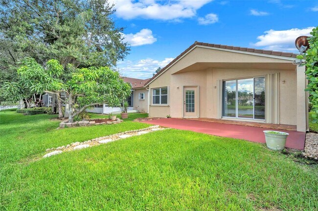 Building Photo - 16411 Sapphire Bend